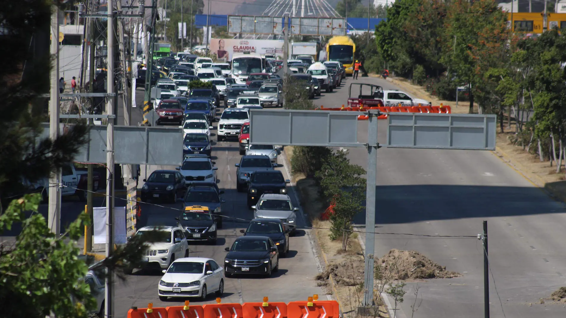 Congestionamiento en la Vía Atlixcáyotl